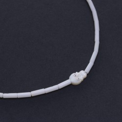 korálový náhrdelník bílý